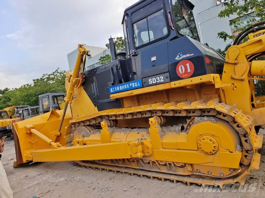 Shantui SD 32 Bulldozer på larvebånd