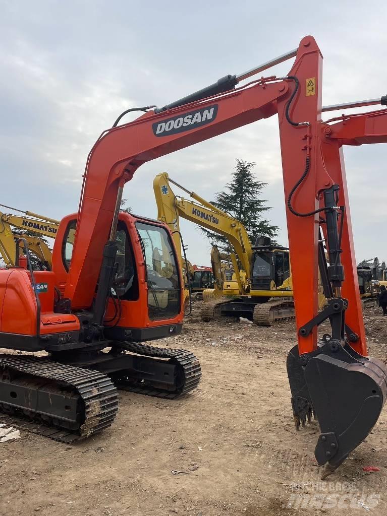 Doosan DX80 Midi-gravemaskiner 7t - 12t