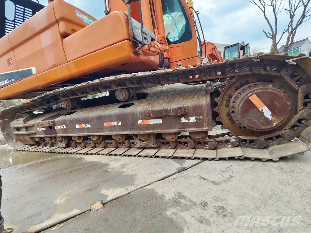 Doosan DX 300 LC Gravemaskiner på larvebånd