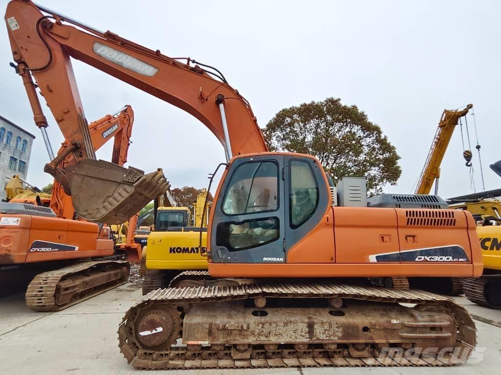 Doosan DX 300 LC Gravemaskiner på larvebånd