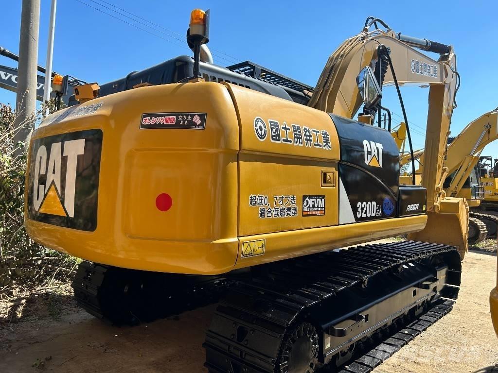 CAT 320D2L Gravemaskiner på larvebånd