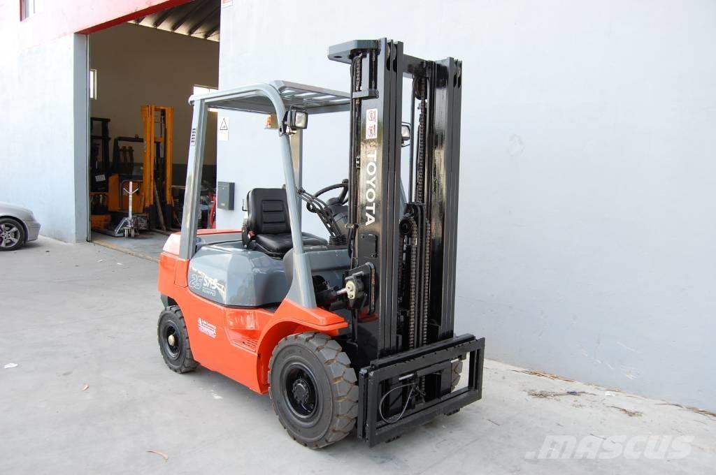 Toyota 7 FD 25 Diesel gaffeltrucks