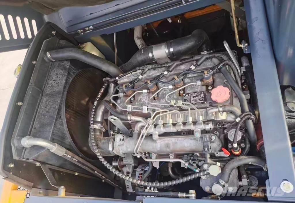  新源 75 Gravemaskiner på hjul