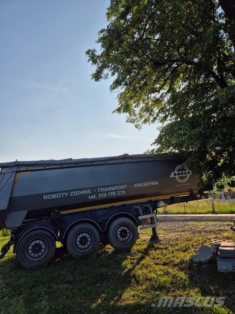 Bodex KIS Semi-trailer med tip