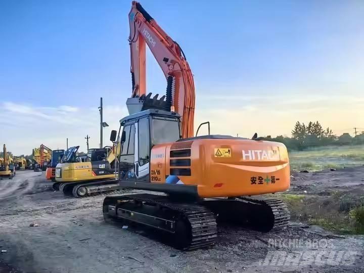 Hitachi ZX210 Gravemaskiner på larvebånd