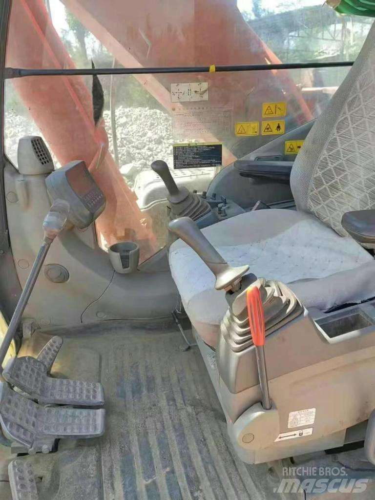 Hitachi ZAXIS270 Gravemaskiner på larvebånd