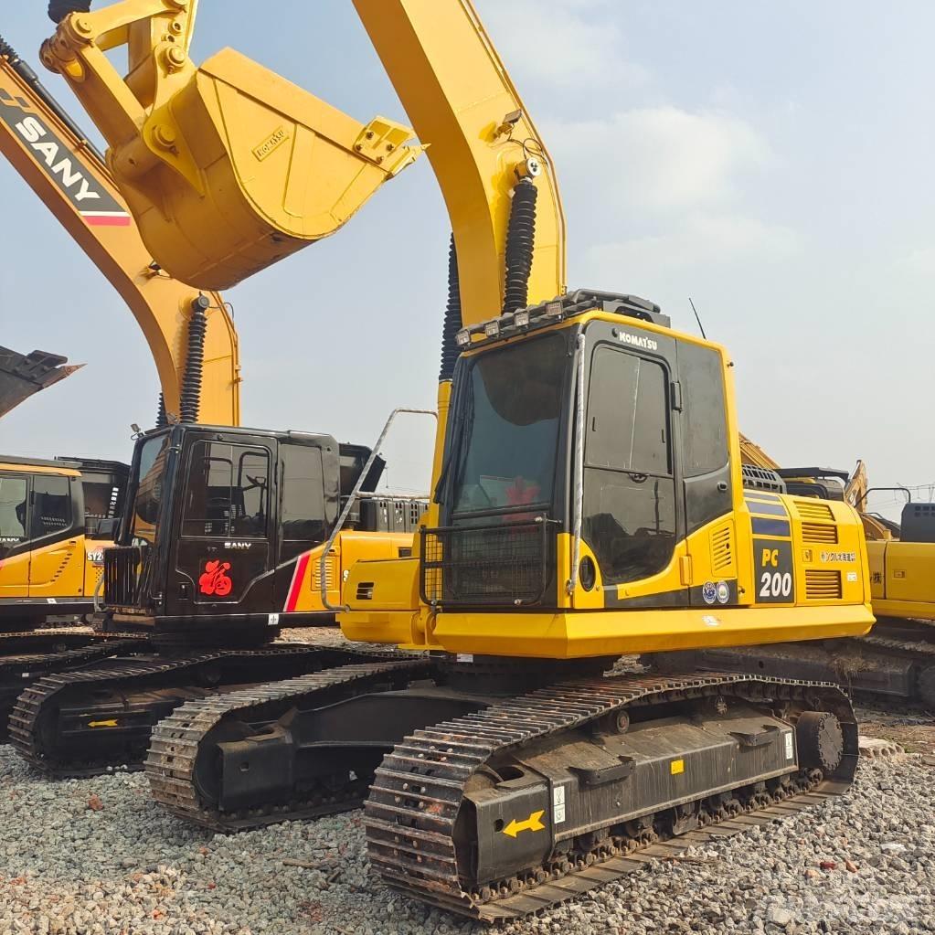 Komatsu PC 200-8 Gravemaskiner på larvebånd