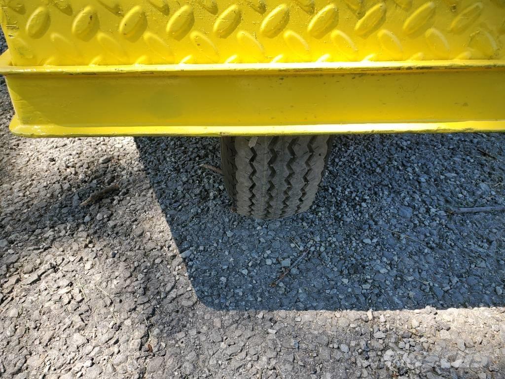 Cushman Minute Miser Bugsertruck