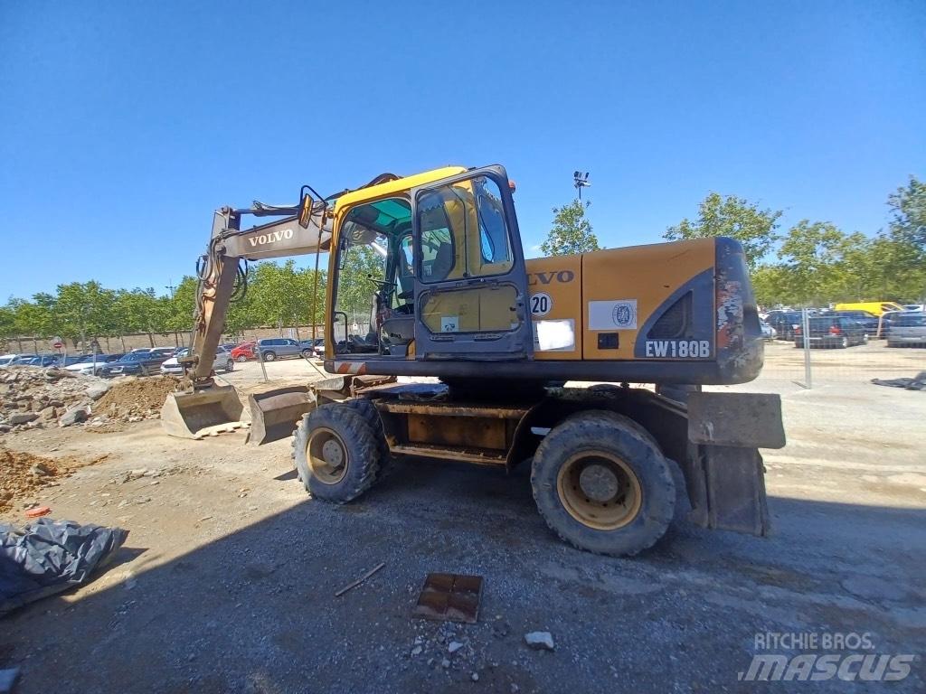 Volvo EW 180 B Gravemaskiner på hjul