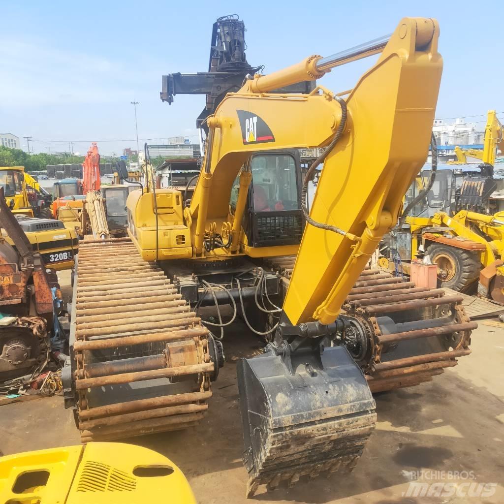 CAT 320C Amfibiegravemaskine