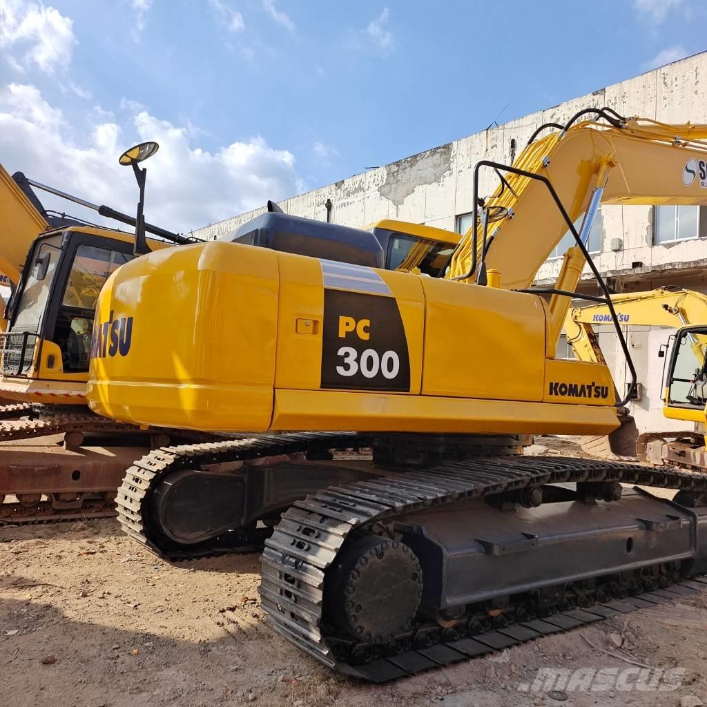 Komatsu PC 300-7 Gravemaskiner på larvebånd
