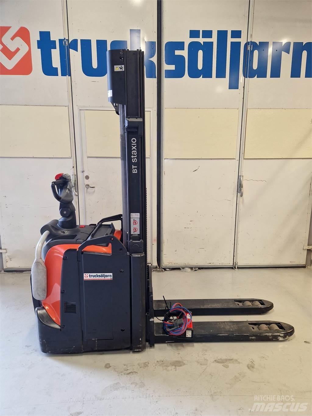 Toyota SPE120L Gaffelstabler med gående fører