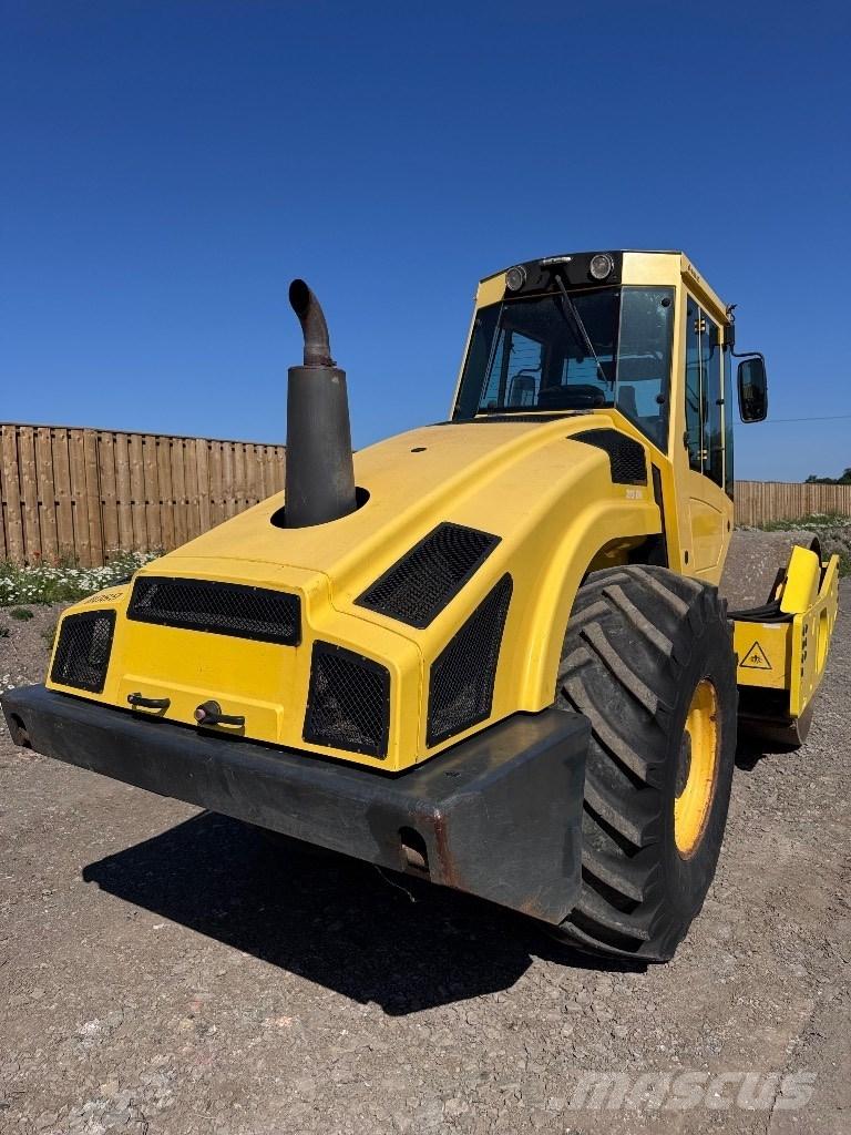 Bomag BW 213 D H-4 Enkelt tromle