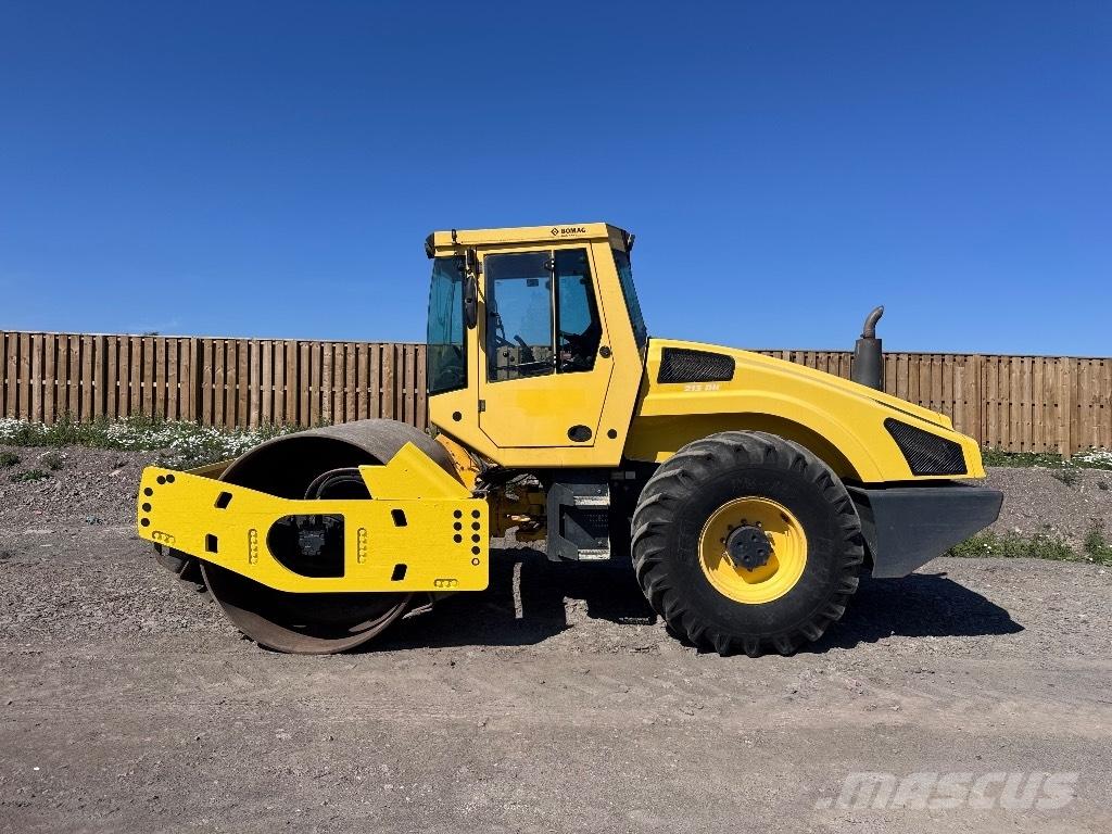 Bomag BW 213 D H-4 Enkelt tromle