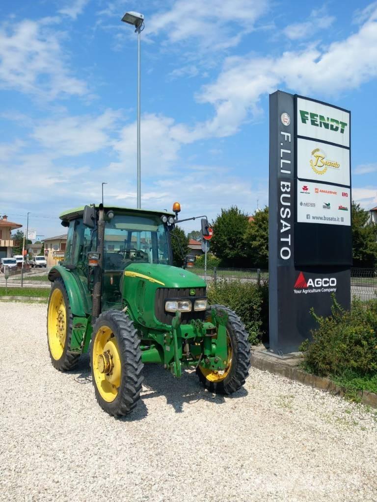 John Deere 5820 Traktorer