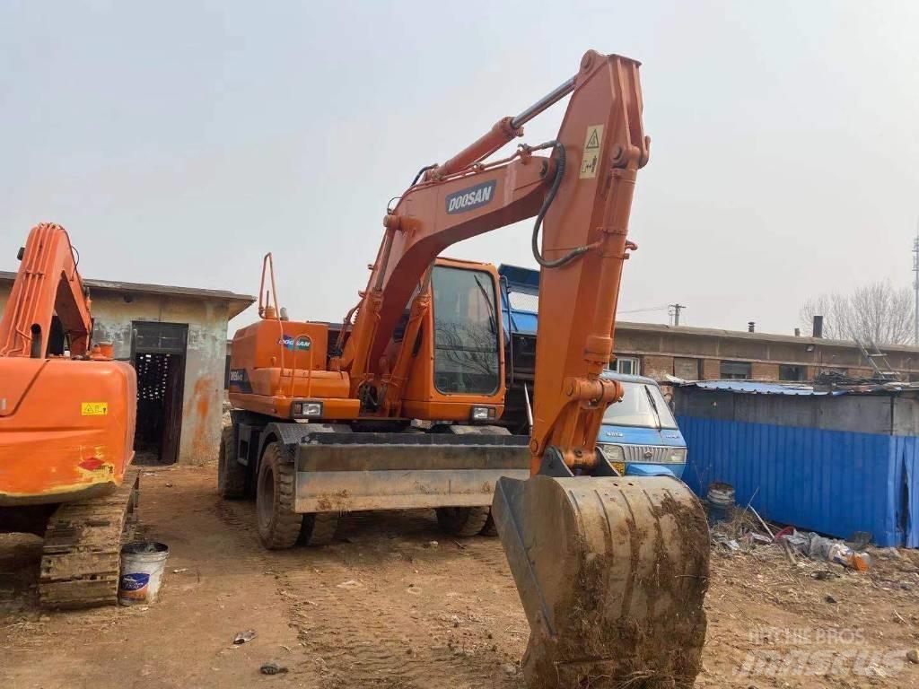 Doosan DH 150W Gravemaskiner på hjul