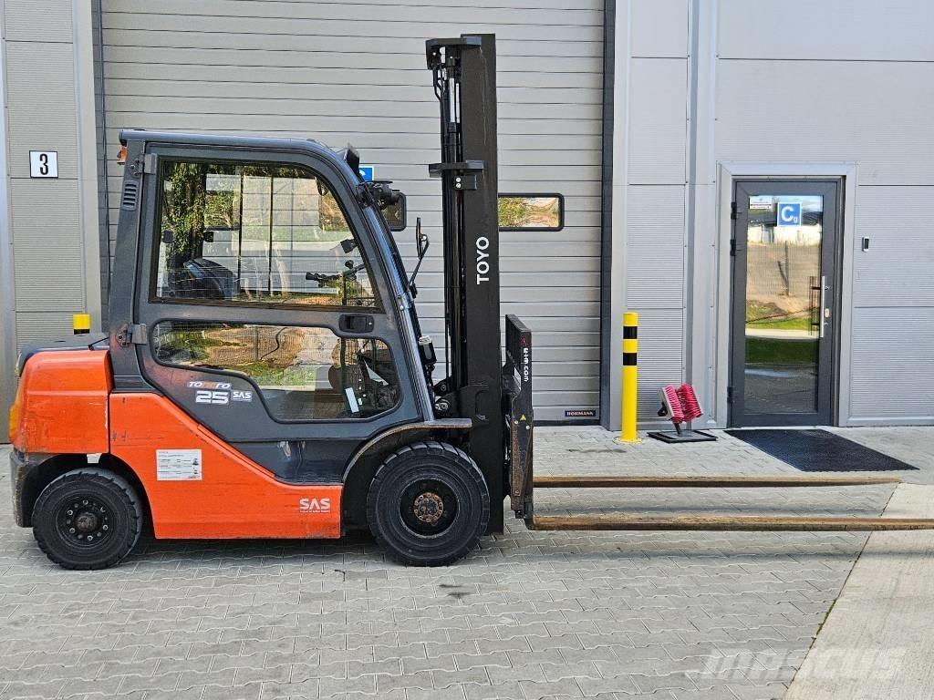 Toyota 8FDF25 Diesel gaffeltrucks
