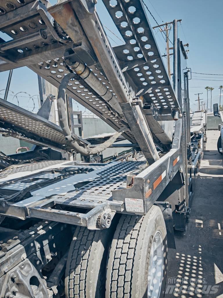 Peterbilt 579 Autotransportere / Knæklad