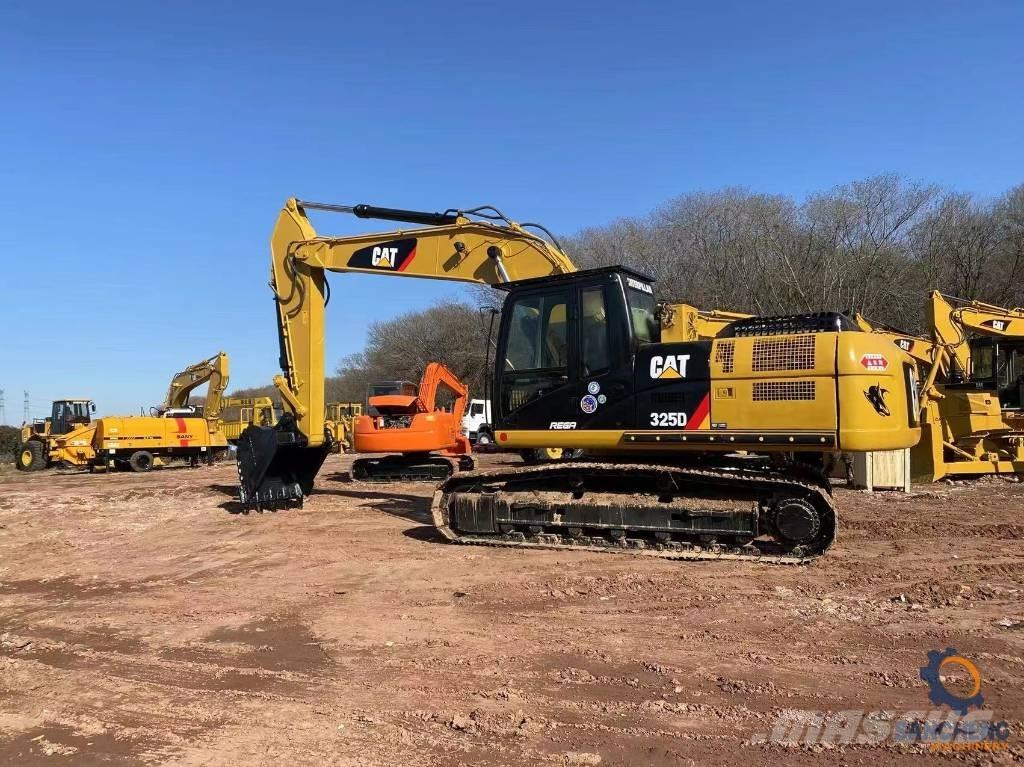 CAT 325D Gravemaskiner på larvebånd
