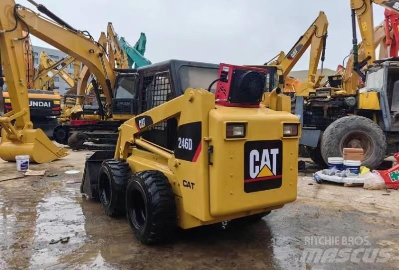 CAT 246 D Minilæsser - skridstyret