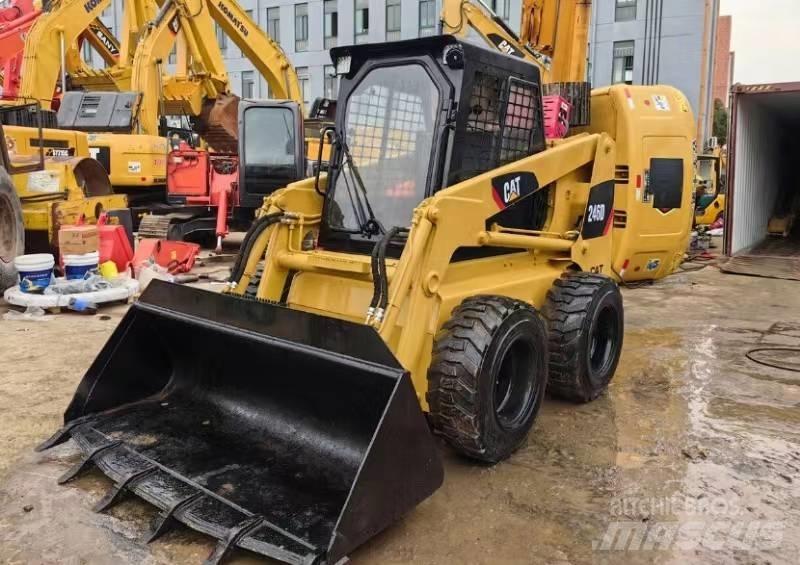 CAT 246 D Minilæsser - skridstyret