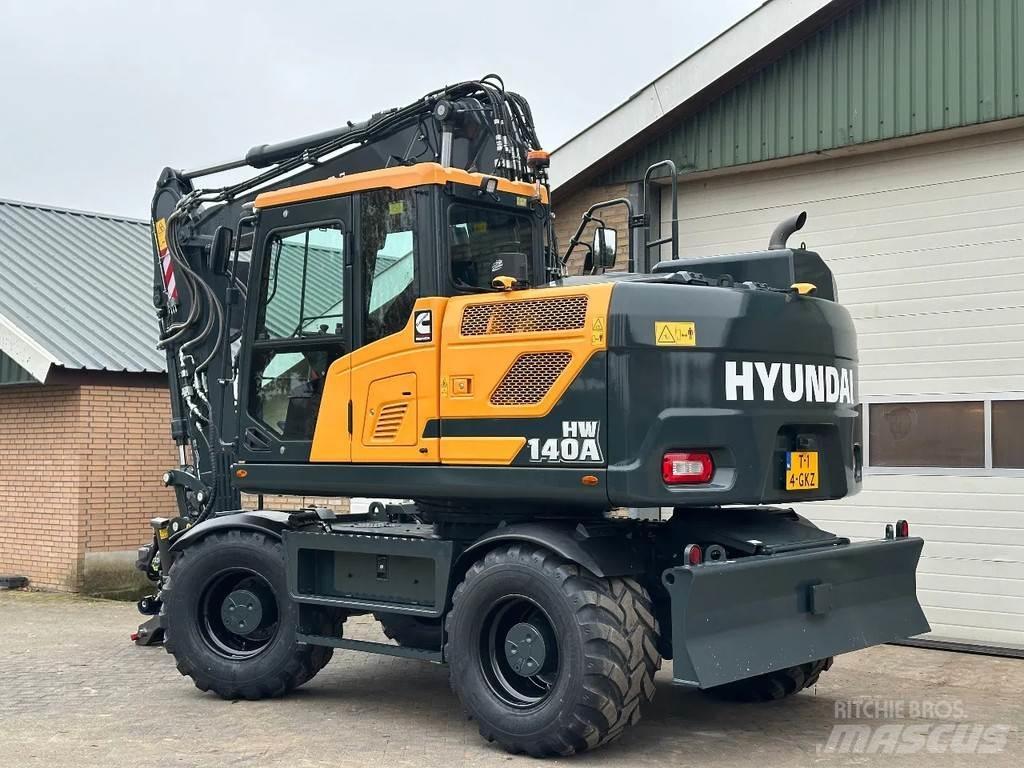 Hyundai HW140A Gravemaskiner på hjul