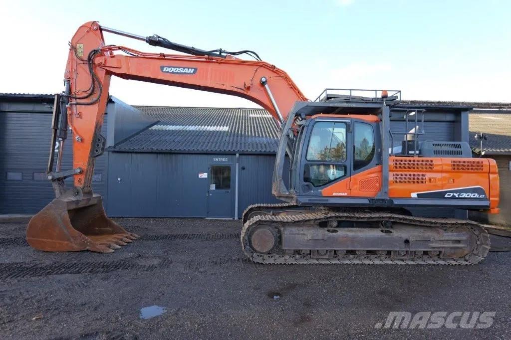 Doosan DX300LC Gravemaskiner på larvebånd