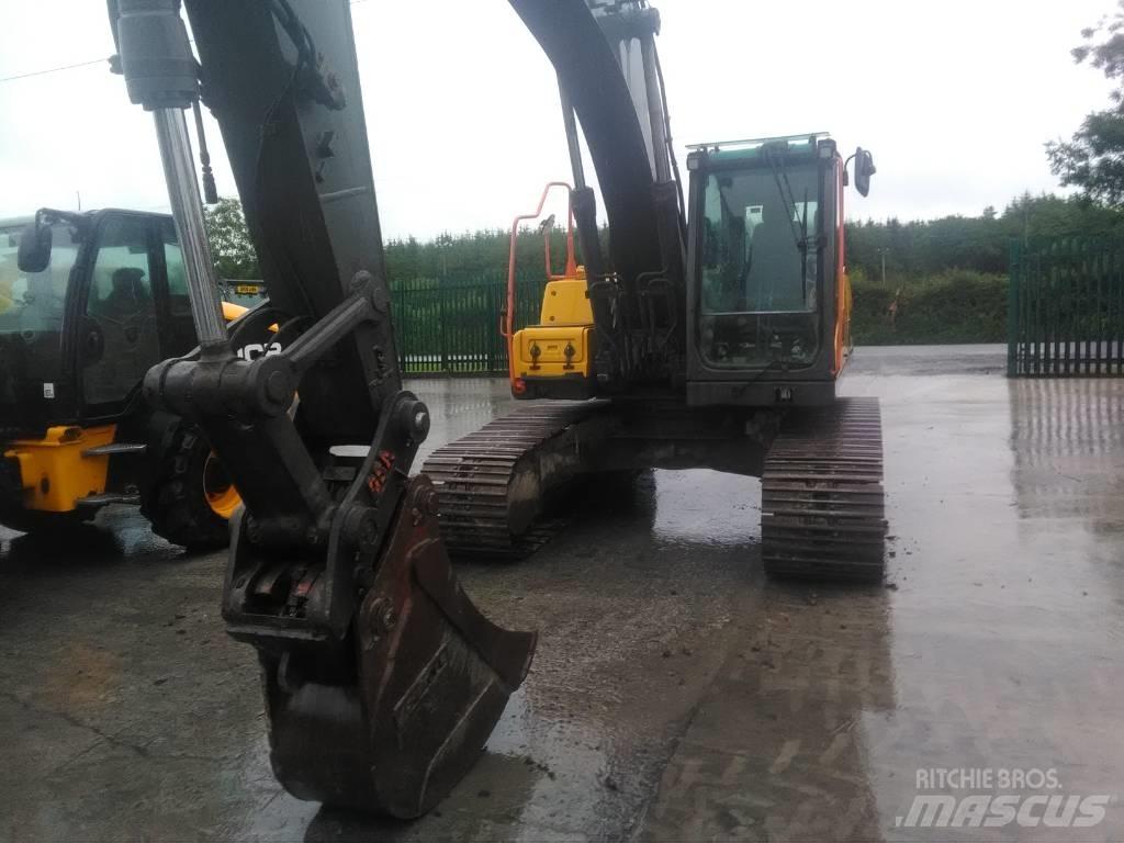 Volvo 210 C Gravemaskiner på larvebånd