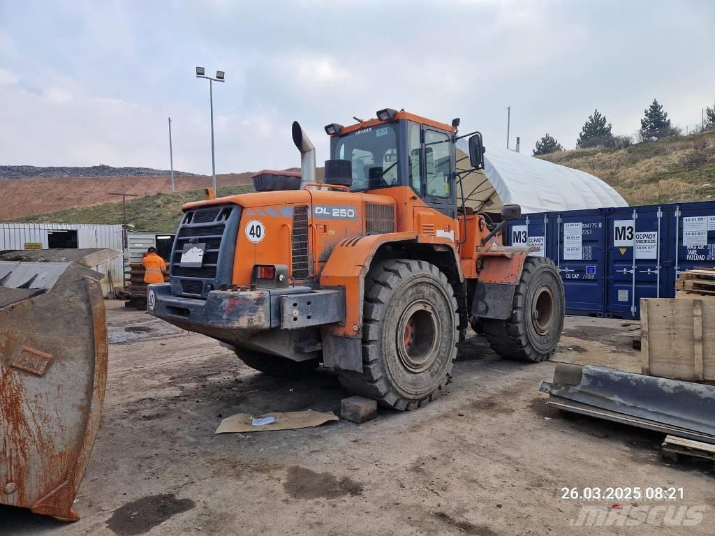 Doosan DL 250 Læssemaskiner på hjul
