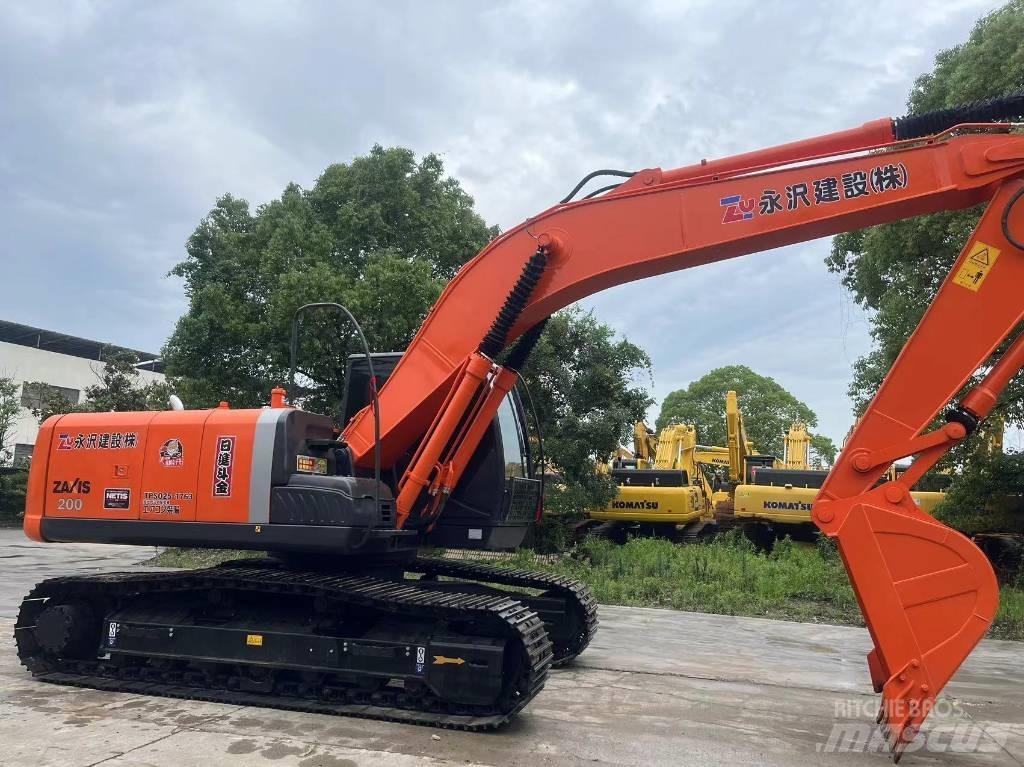 Hitachi ZX 200 Gravemaskiner på larvebånd