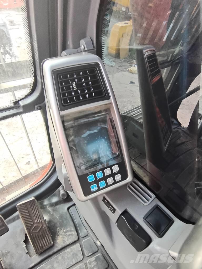 Doosan DX 225 LC Gravemaskiner på larvebånd