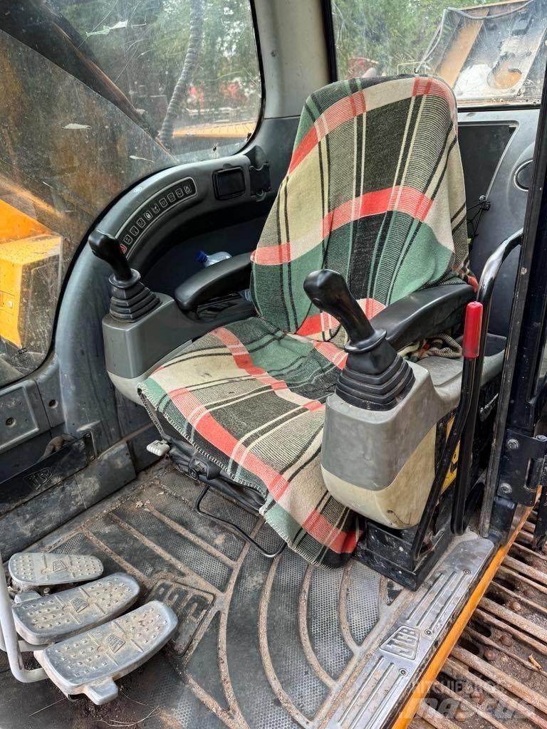 JCB JS 220 LC Gravemaskiner på larvebånd