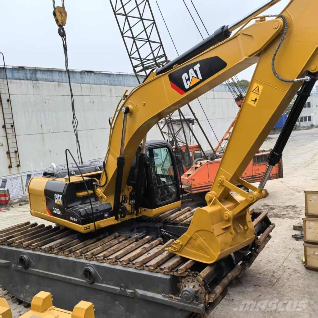 CAT 320 D Amfibiegravemaskine