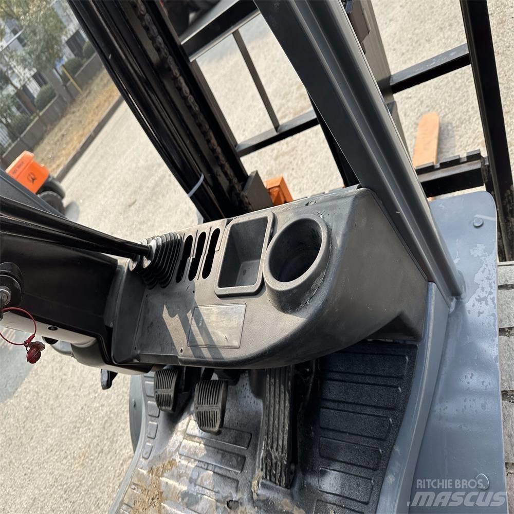 Toyota 8 FDK 30 Diesel gaffeltrucks