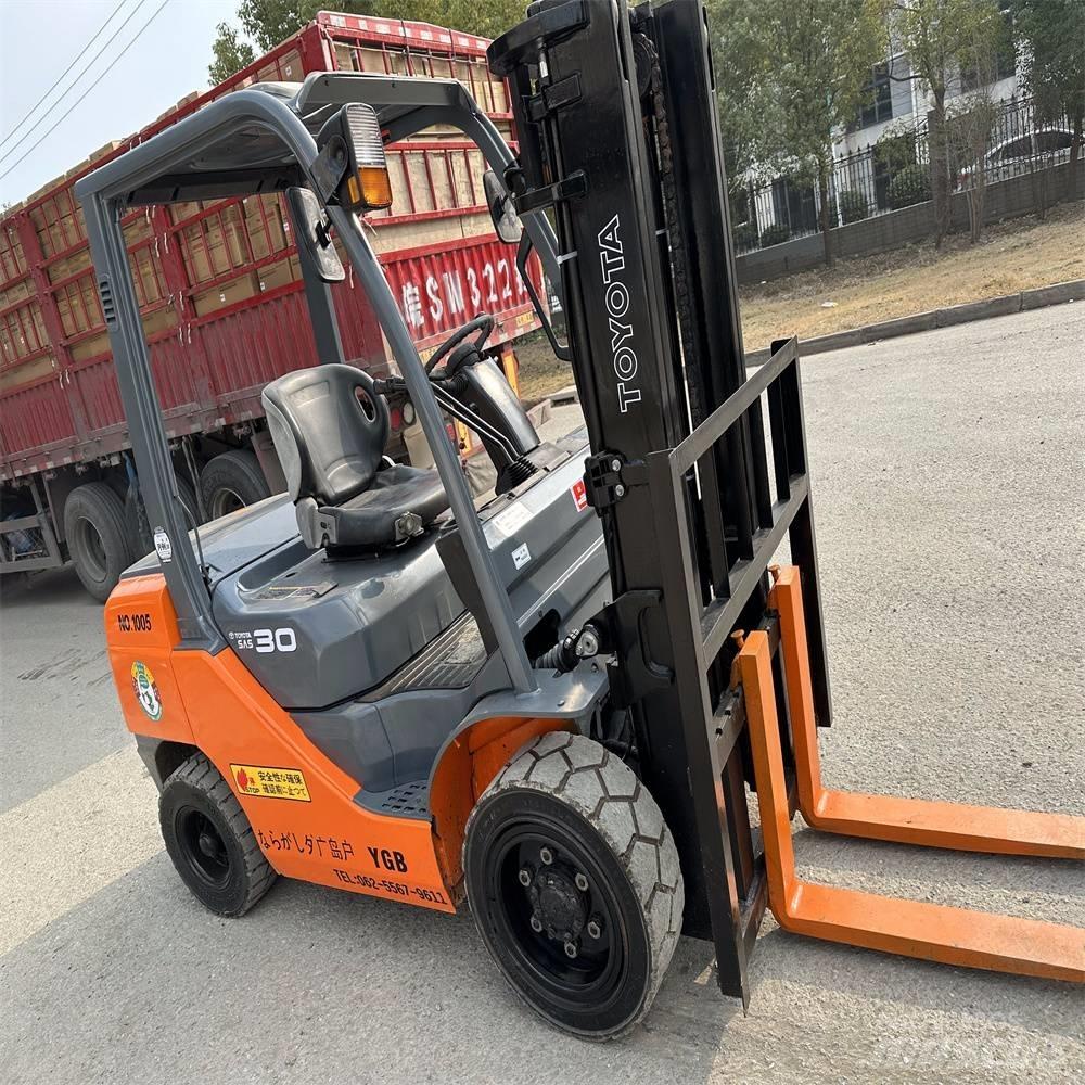 Toyota 8 FDK 30 Diesel gaffeltrucks