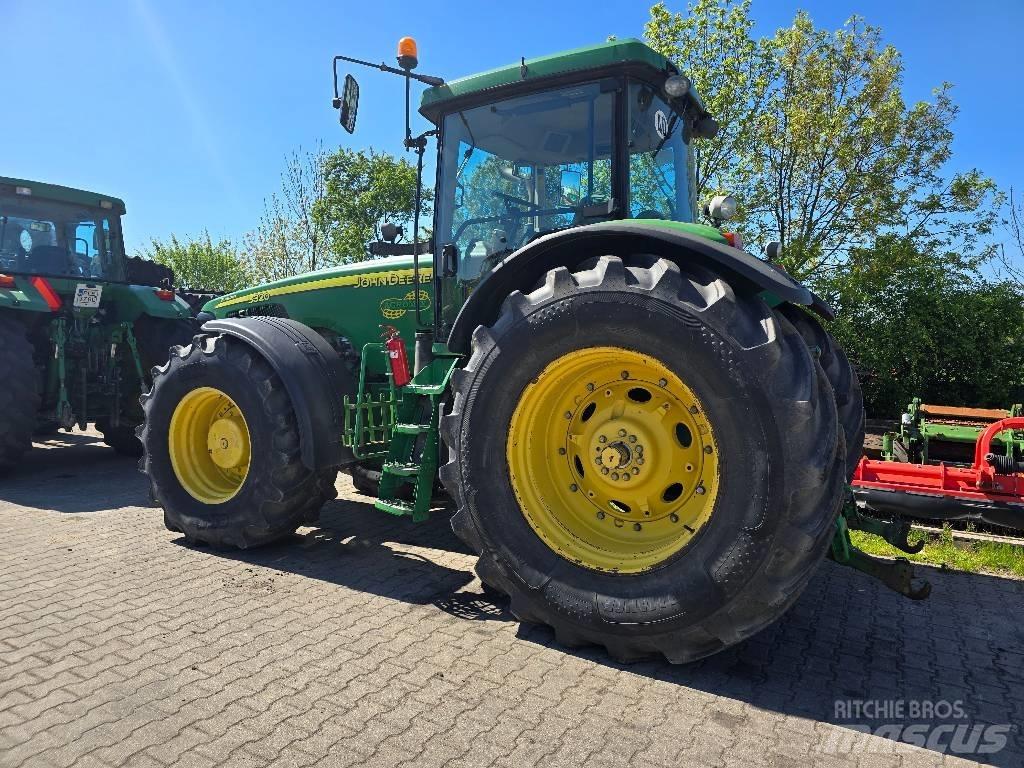 John Deere 8320 Traktorer