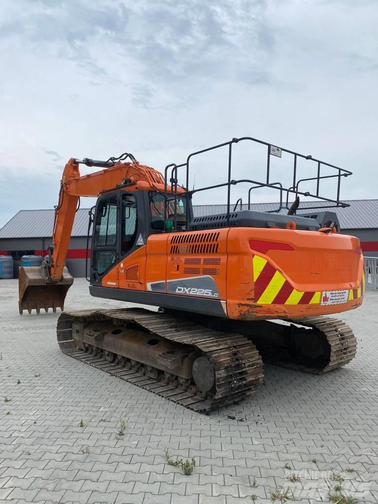 Doosan DX 225 LC Gravemaskiner på larvebånd