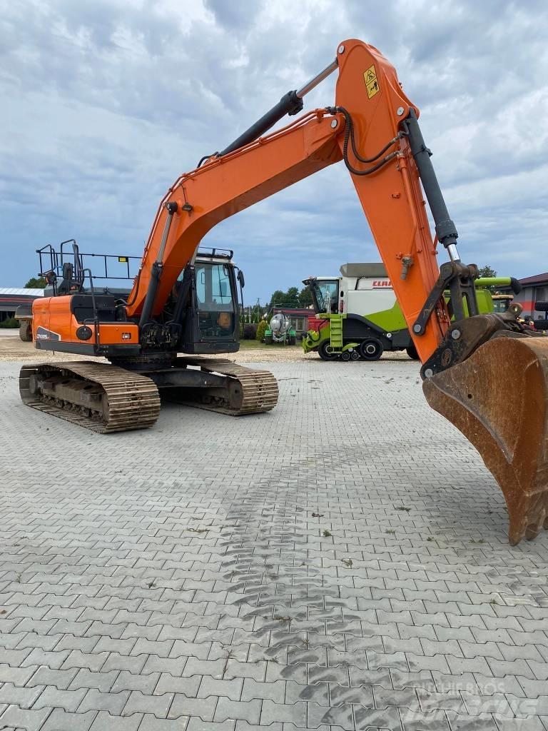 Doosan DX 225 LC Gravemaskiner på larvebånd
