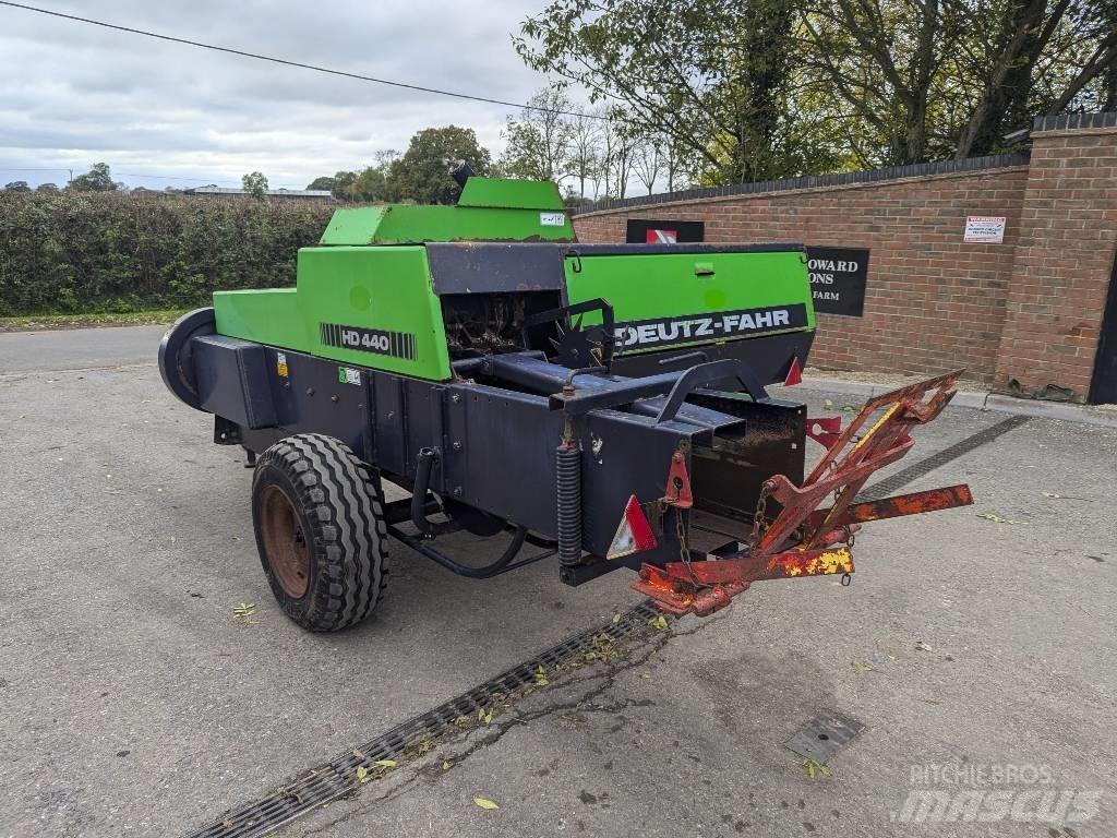 Deutz-Fahr HD 440 Pressere til firkantede baller