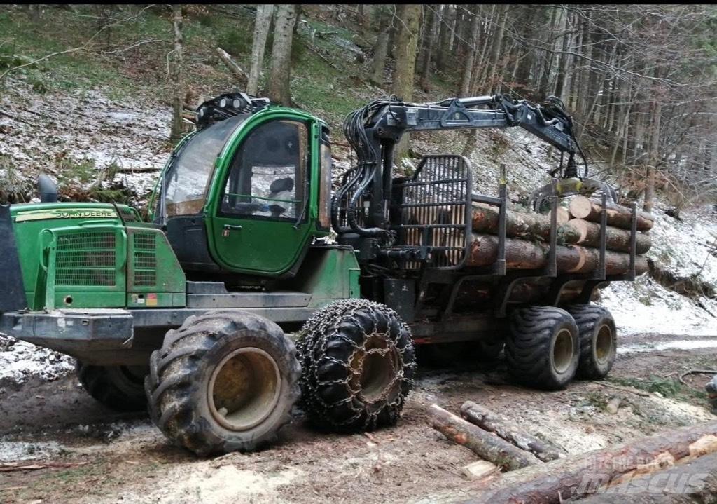 John Deere 1110 E Udkørselsmaskiner