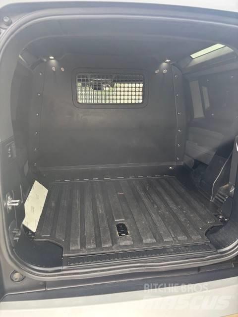 Land Rover Defender Varevogne
