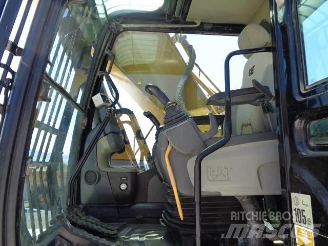 CAT 330 D L Gravemaskiner på larvebånd