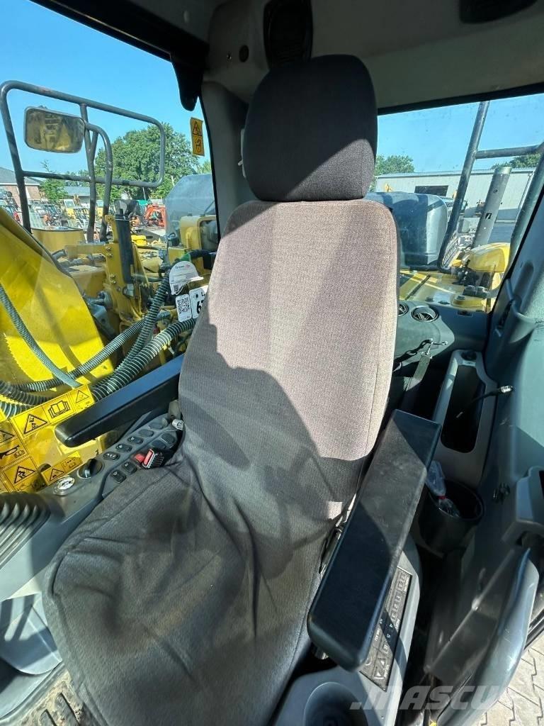 Komatsu PC 210 LC-11 Gravemaskiner på larvebånd