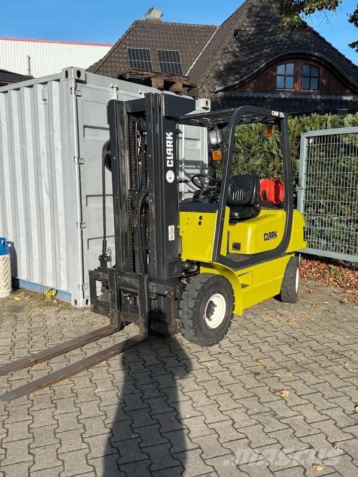 Clark CMP 25 L LPG gaffeltrucks