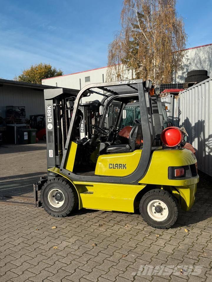 Clark CMP 25 L LPG gaffeltrucks