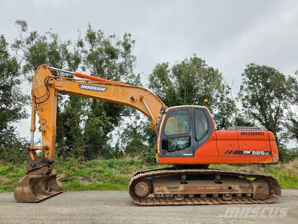 Doosan DX 225 LC Gravemaskiner på larvebånd