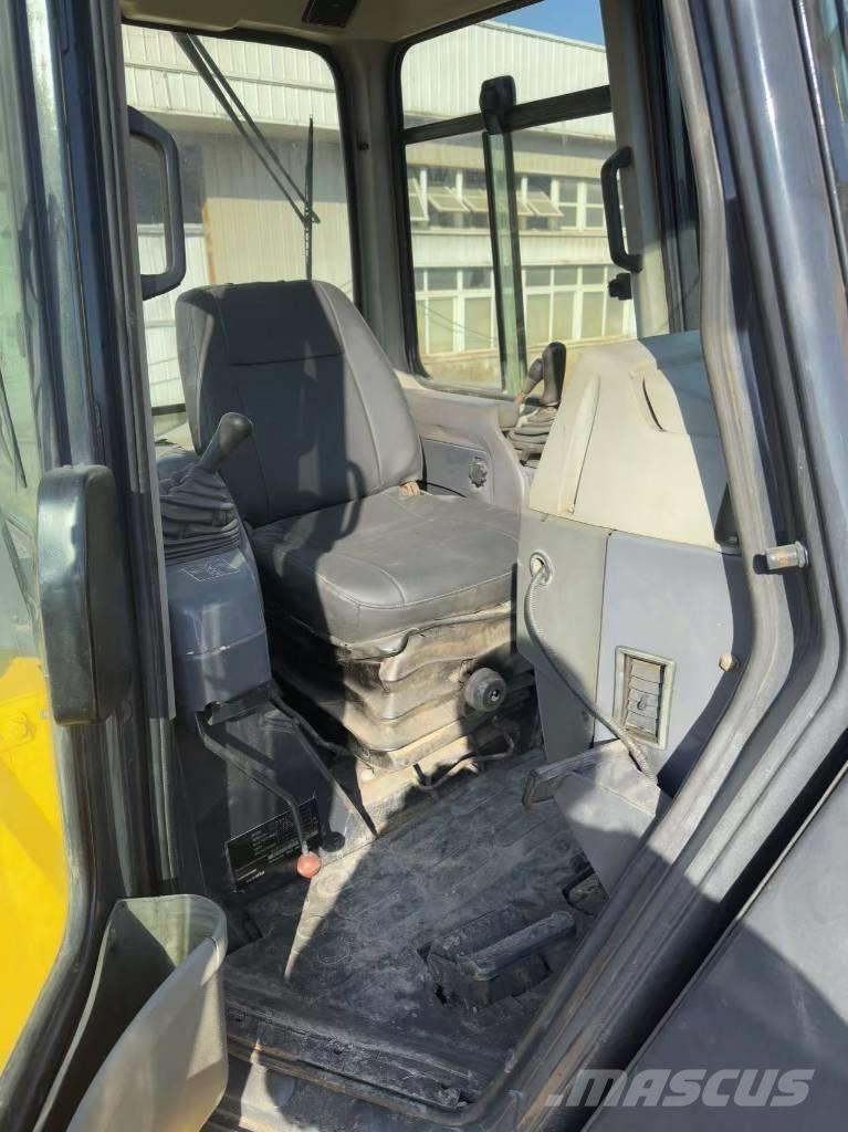 Komatsu D 85 EX-18 Bulldozer på larvebånd