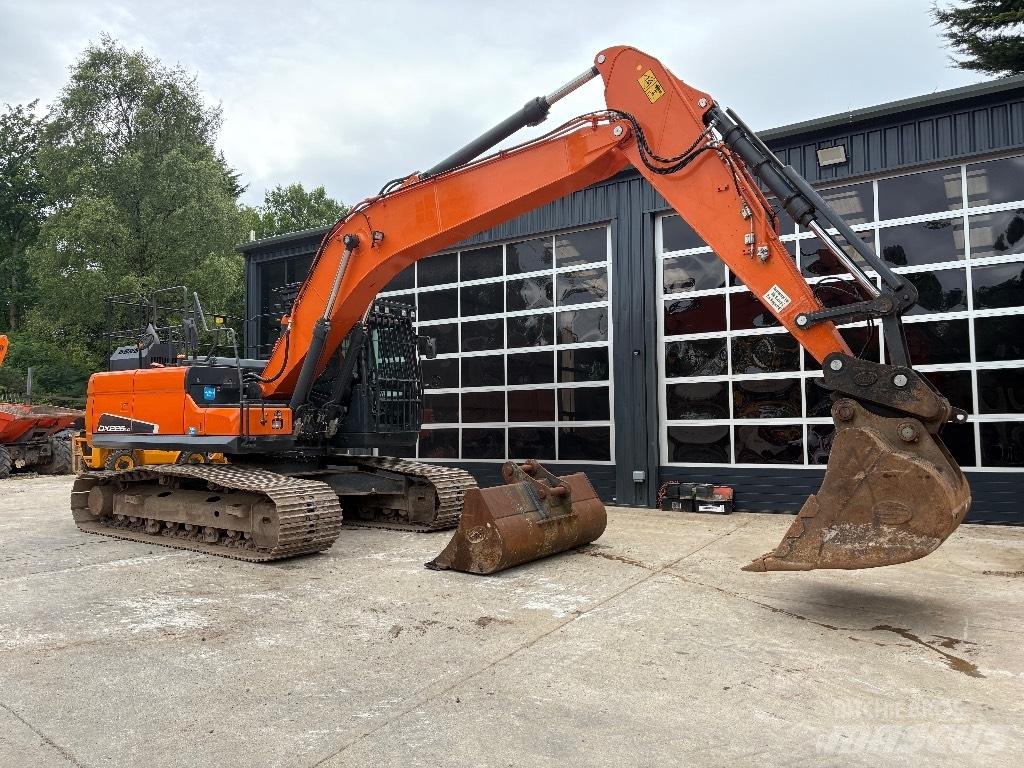 Doosan DX 225 LC-5 Gravemaskiner på larvebånd