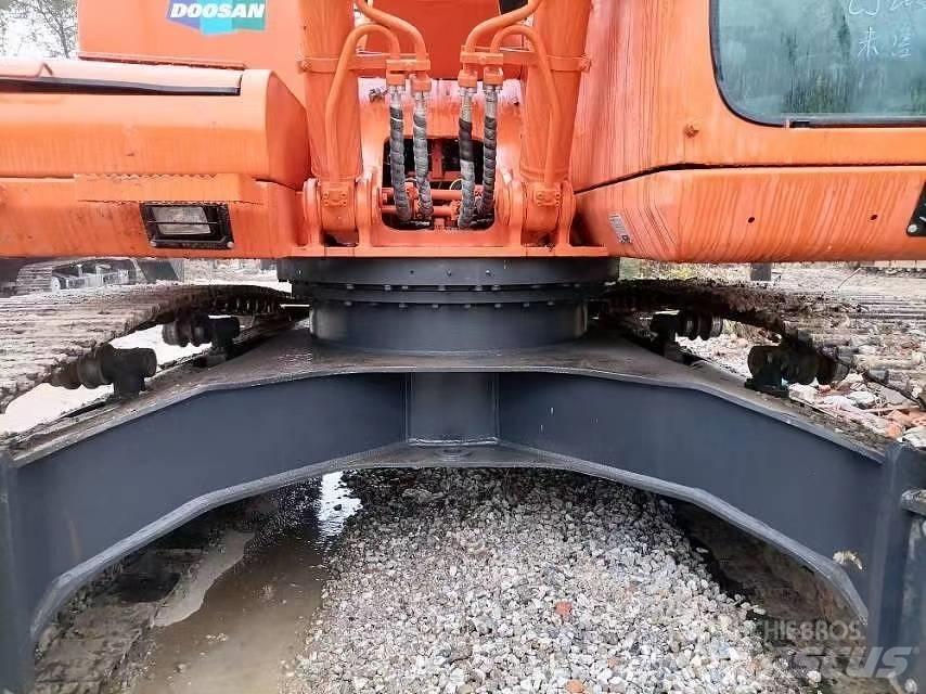 Doosan 225 LC-9 Gravemaskiner på larvebånd