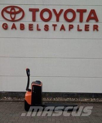 Toyota LWE 200 Gaffelstabler med gående fører